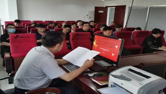 “精確定位，發(fā)揮引領(lǐng)，實(shí)現(xiàn)黨建和業(yè)務(wù)工作雙融合”主題黨課活動(dòng)