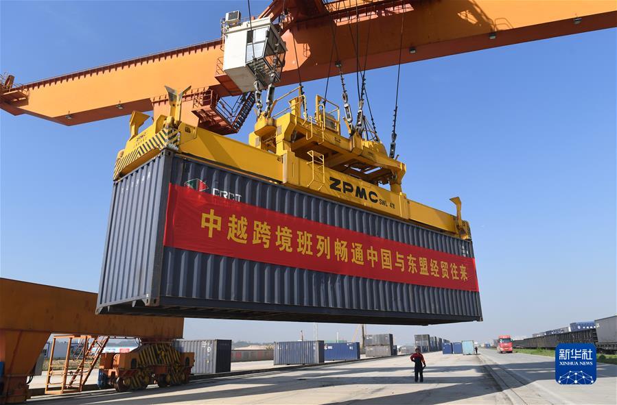 (新華全媒頭條·圖文互動(dòng))(4)十八歲的見(jiàn)證——從東博會(huì)看中國(guó)—東盟合作之變