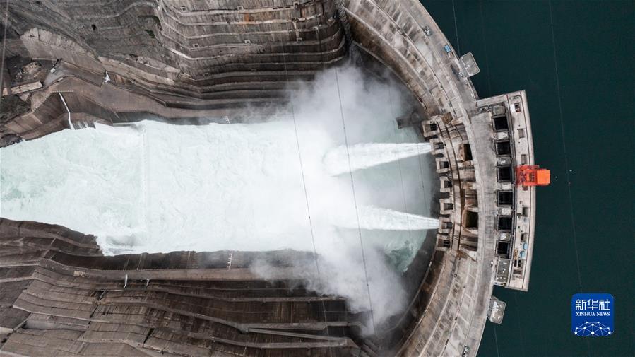 (圖文互動)(14)“中國經(jīng)濟發(fā)展前景一定會更加光明”——習(xí)近平總書記引領(lǐng)統(tǒng)籌推進高質(zhì)量發(fā)展和高水平安全述評