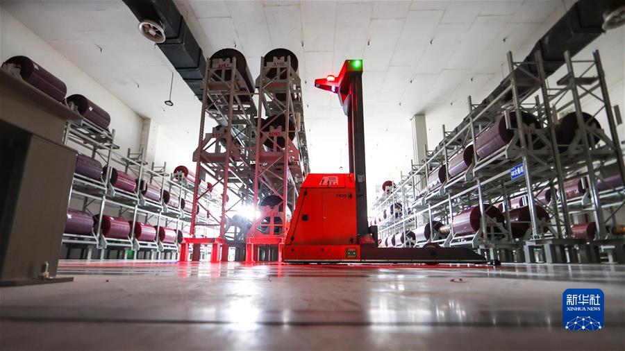 (圖文互動)(15)“中國經(jīng)濟發(fā)展前景一定會更加光明”——習(xí)近平總書記引領(lǐng)統(tǒng)籌推進高質(zhì)量發(fā)展和高水平安全述評